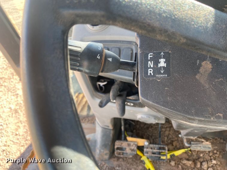 image for item DL5984 Volvo BL70B  backhoe