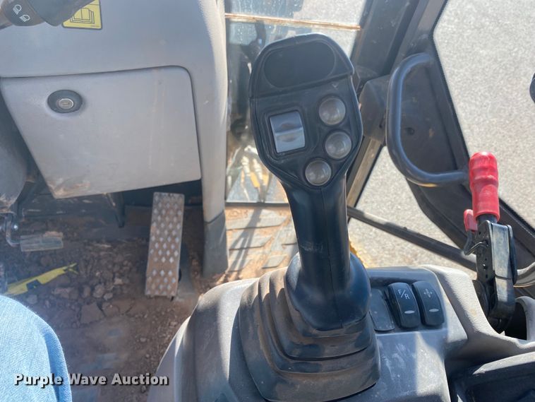 image for item DL5984 Volvo BL70B  backhoe