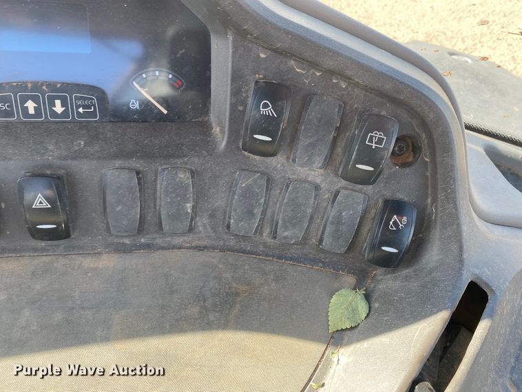 image for item DL5984 Volvo BL70B  backhoe