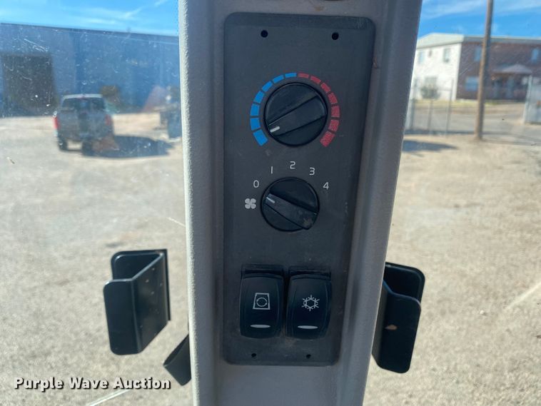 image for item DL5984 Volvo BL70B  backhoe