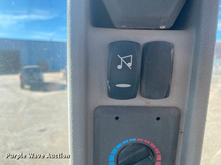 image for item DL5984 Volvo BL70B  backhoe