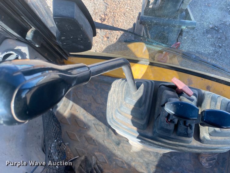 image for item DL5984 Volvo BL70B  backhoe