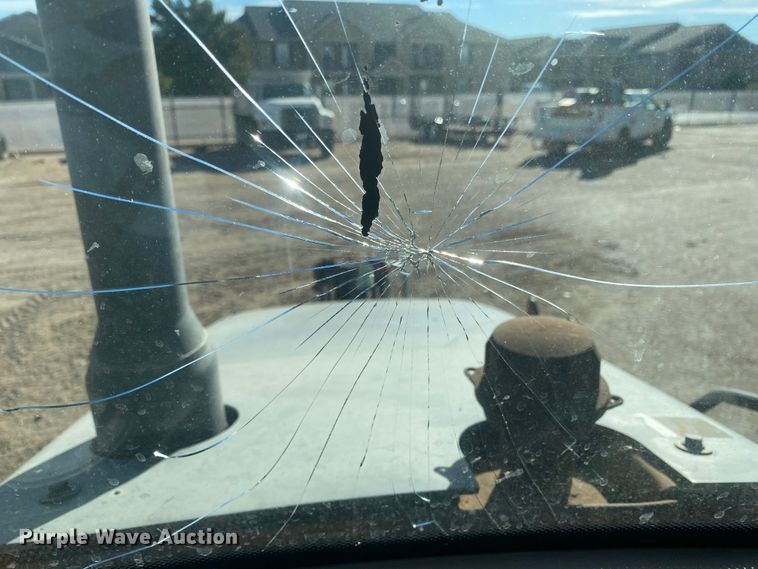 image for item DL5984 Volvo BL70B  backhoe