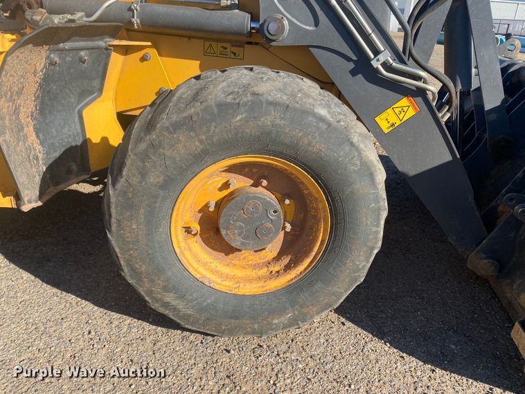 image for item DL5984 Volvo BL70B  backhoe