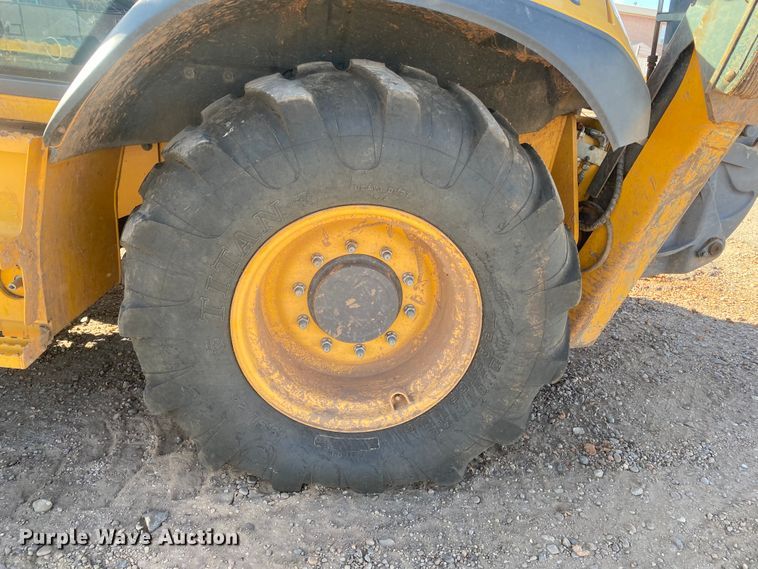 image for item DL5984 Volvo BL70B  backhoe