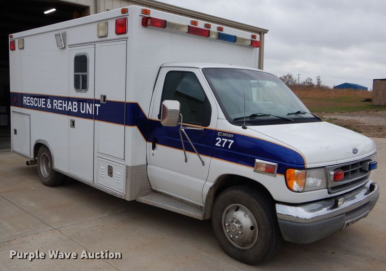 image for item DM0729 1998 Ford Econoline E450  ambulance