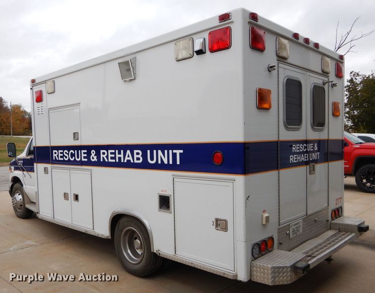 image for item DM0729 1998 Ford Econoline E450  ambulance