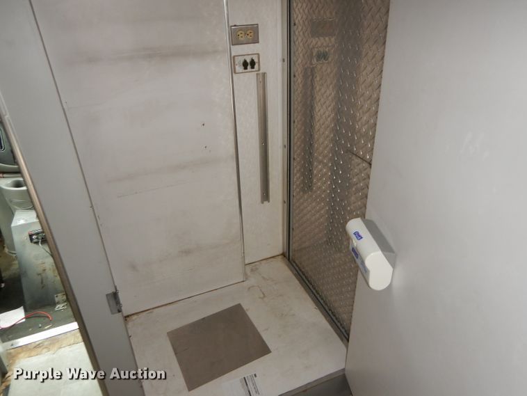 image for item DM0729 1998 Ford Econoline E450  ambulance