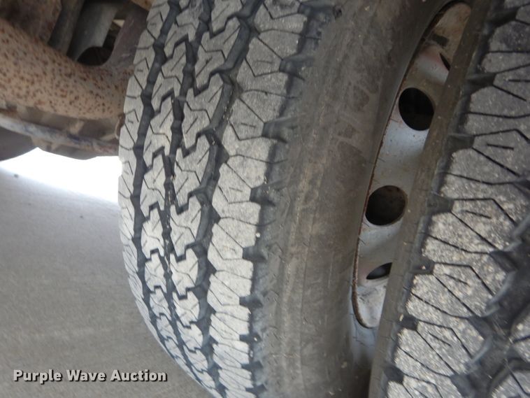 image for item DM0729 1998 Ford Econoline E450  ambulance