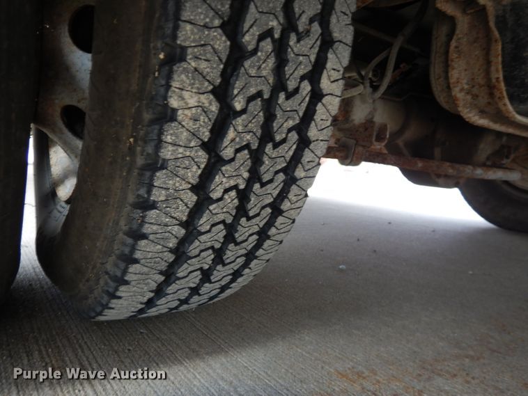 image for item DM0729 1998 Ford Econoline E450  ambulance