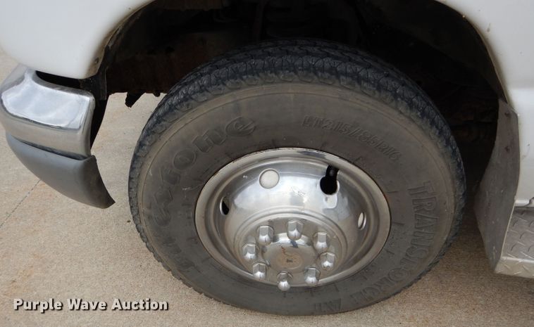 image for item DM0729 1998 Ford Econoline E450  ambulance