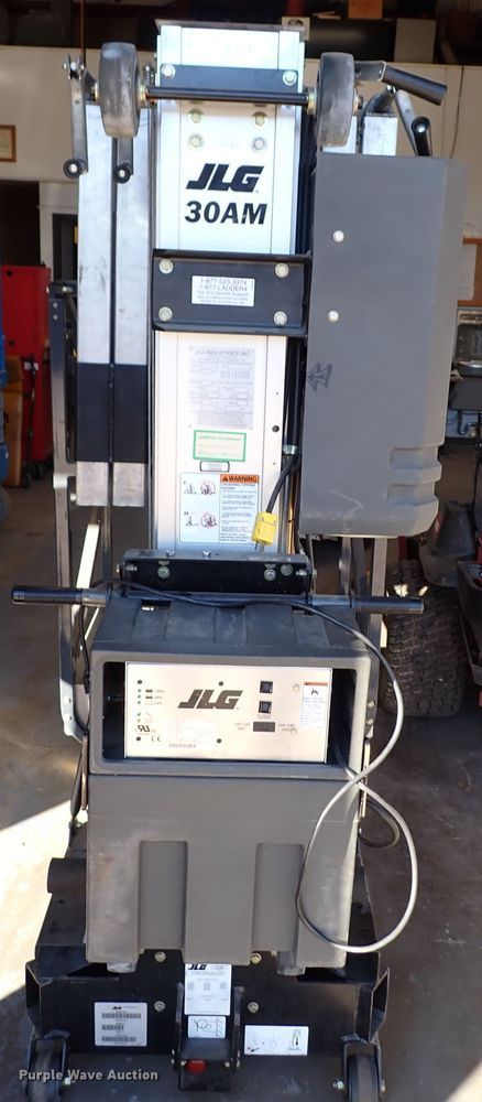 image for item IB9202 2007 JLG 30AM  vertical lift