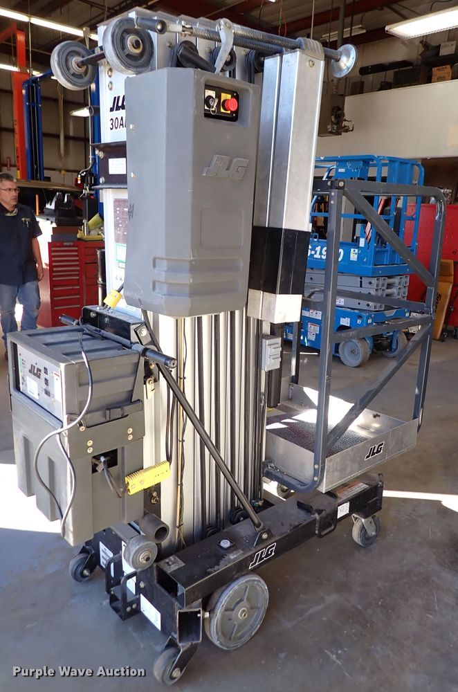 image for item IB9202 2007 JLG 30AM  vertical lift