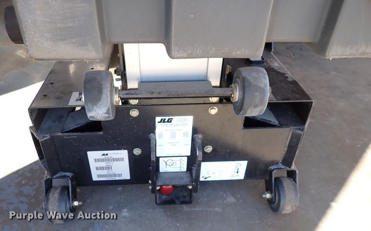 image for item IB9202 2007 JLG 30AM  vertical lift