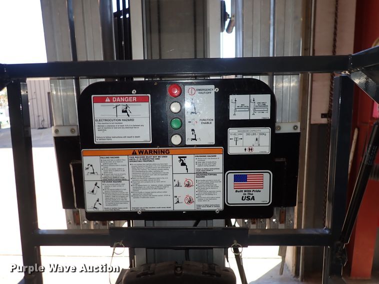 image for item IB9202 2007 JLG 30AM  vertical lift