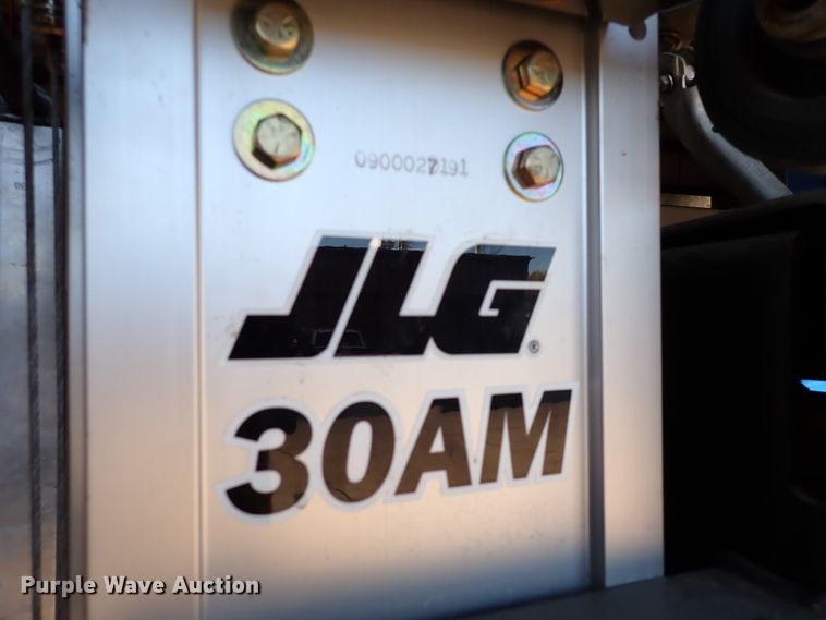 image for item IB9202 2007 JLG 30AM  vertical lift
