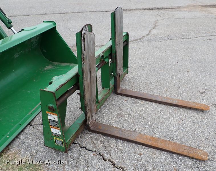 image for item IC9639 1996 John Deere 5300  tractor