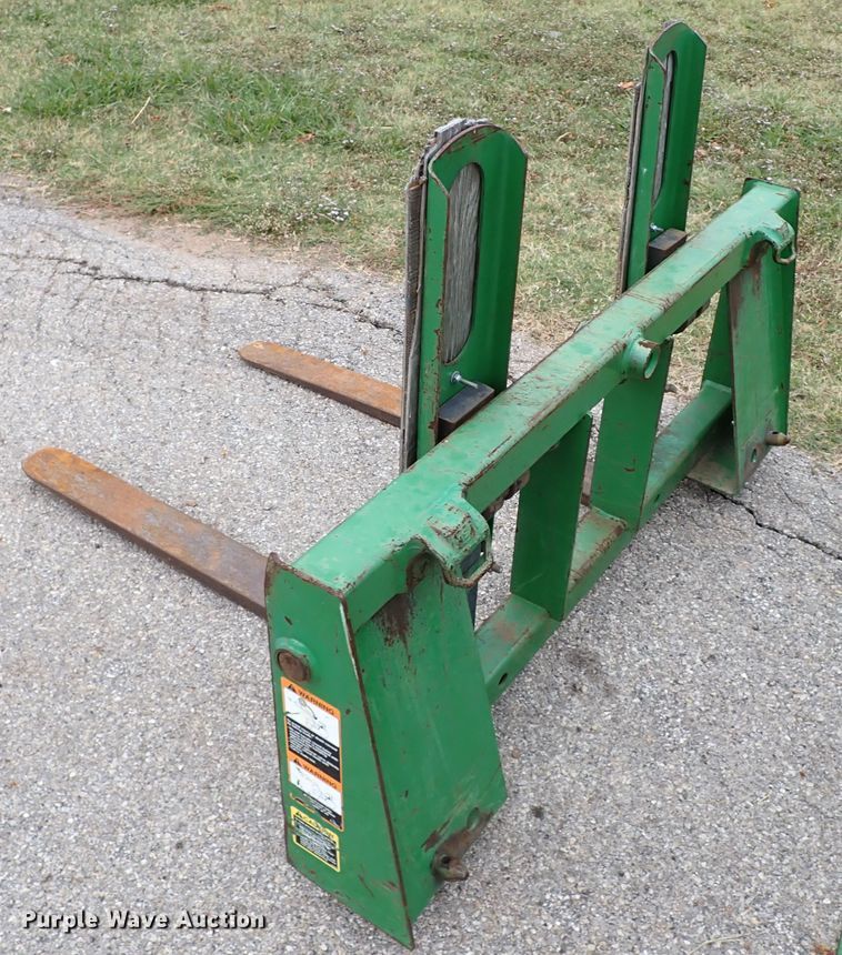 image for item IC9639 1996 John Deere 5300  tractor