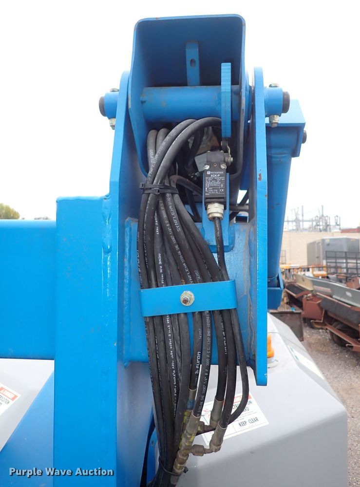 image for item IK9184 1998 Genie Z-30/20  boom lift