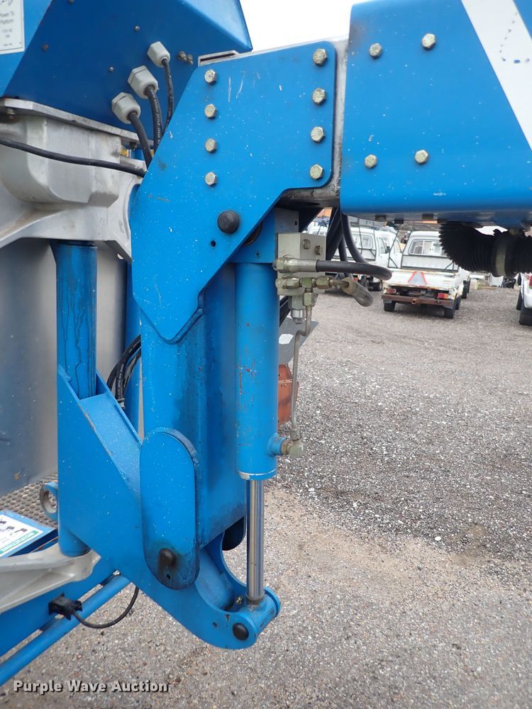 image for item IK9184 1998 Genie Z-30/20  boom lift