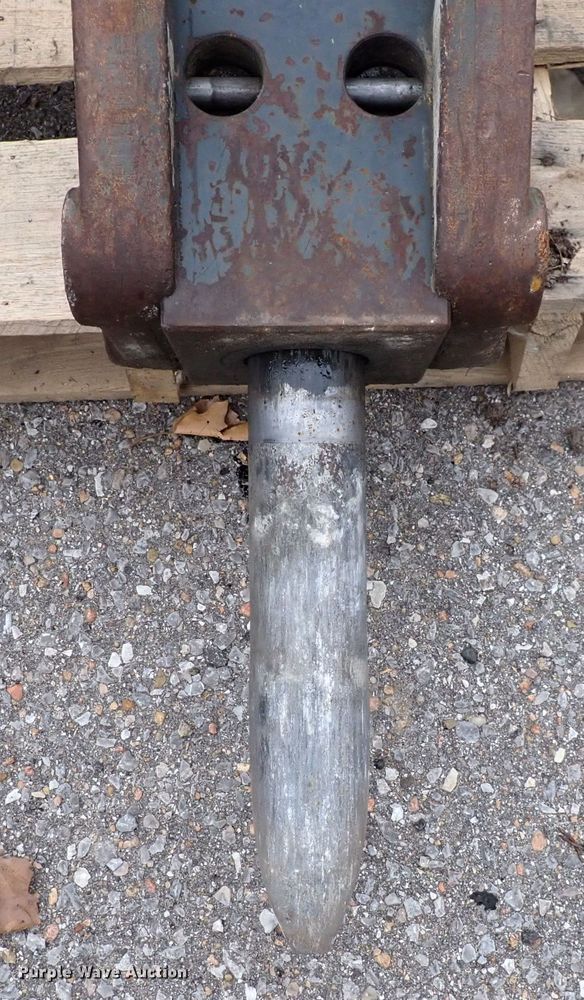 image for item IK9191 Bobcat B850  skid steer breaker