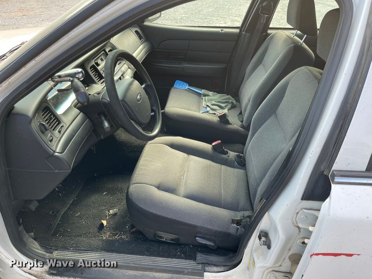 image for item IK9648 2006 Ford Crown Victoria Police Interceptor