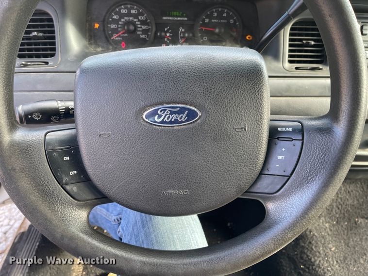 image for item IK9648 2006 Ford Crown Victoria Police Interceptor