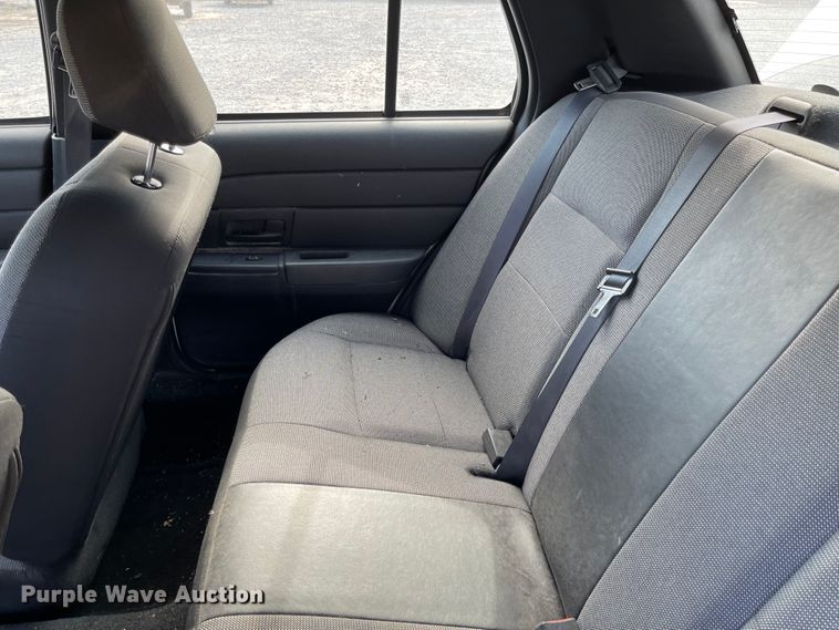 image for item IK9648 2006 Ford Crown Victoria Police Interceptor