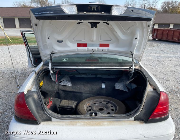 image for item IK9648 2006 Ford Crown Victoria Police Interceptor