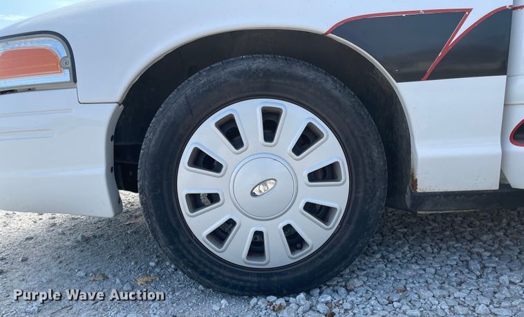 image for item IK9648 2006 Ford Crown Victoria Police Interceptor