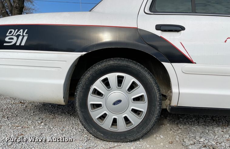 image for item IK9648 2006 Ford Crown Victoria Police Interceptor