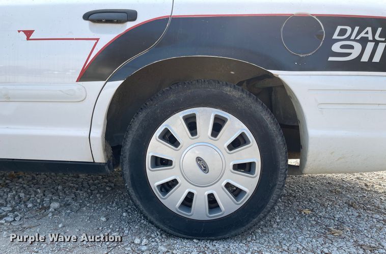 image for item IK9648 2006 Ford Crown Victoria Police Interceptor