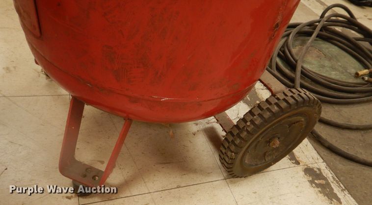 image for item IM9563 Craftsman 919.167312  air compressor