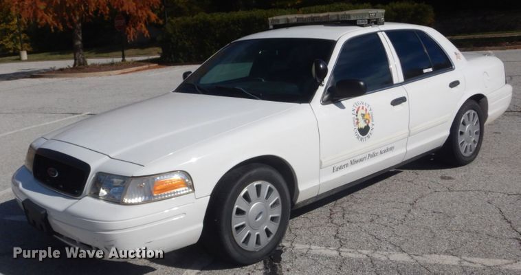 image for item IV9535 2011 Ford Crown Victoria Police Interceptor