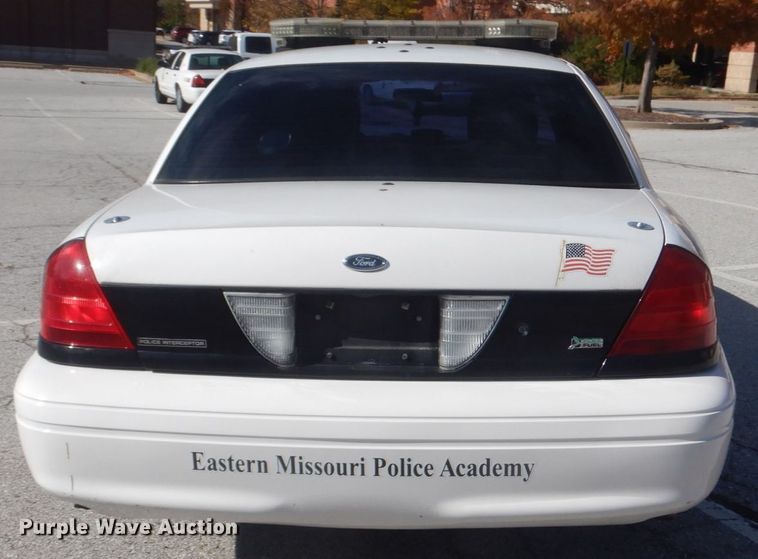image for item IV9535 2011 Ford Crown Victoria Police Interceptor