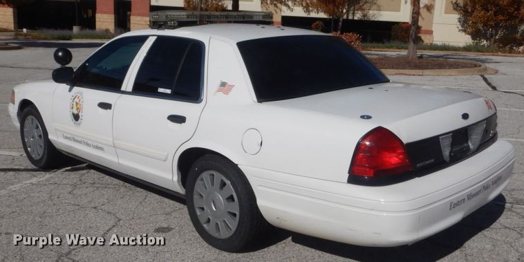 image for item IV9535 2011 Ford Crown Victoria Police Interceptor