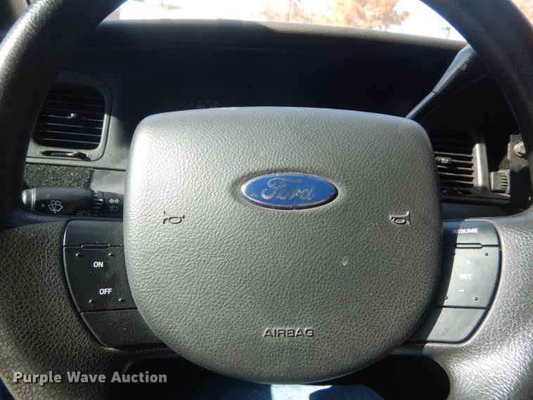 image for item IV9535 2011 Ford Crown Victoria Police Interceptor