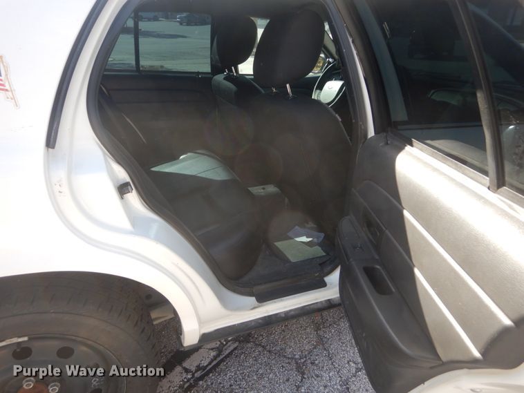 image for item IV9535 2011 Ford Crown Victoria Police Interceptor