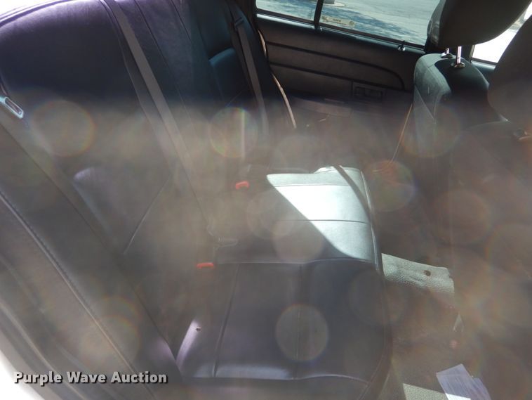 image for item IV9535 2011 Ford Crown Victoria Police Interceptor