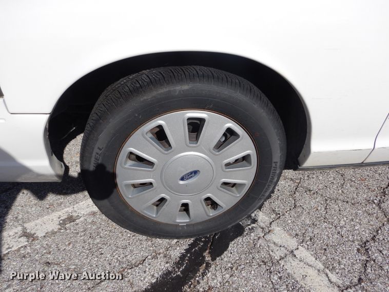 image for item IV9535 2011 Ford Crown Victoria Police Interceptor