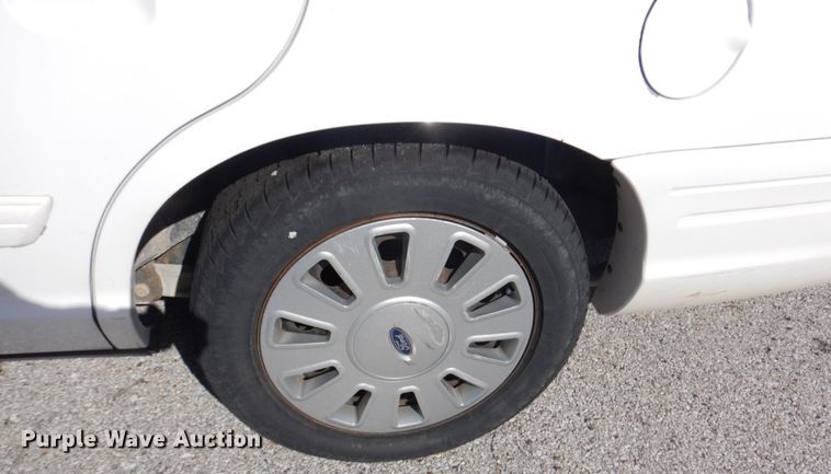 image for item IV9535 2011 Ford Crown Victoria Police Interceptor