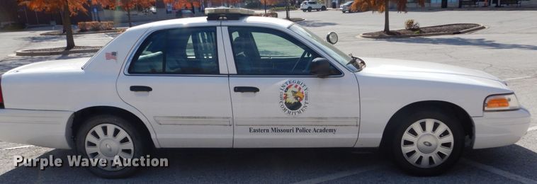 image for item IV9536 2009 Ford Crown Victoria Police Interceptor