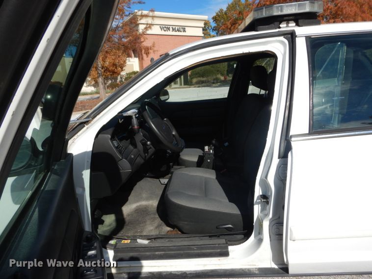 image for item IV9536 2009 Ford Crown Victoria Police Interceptor