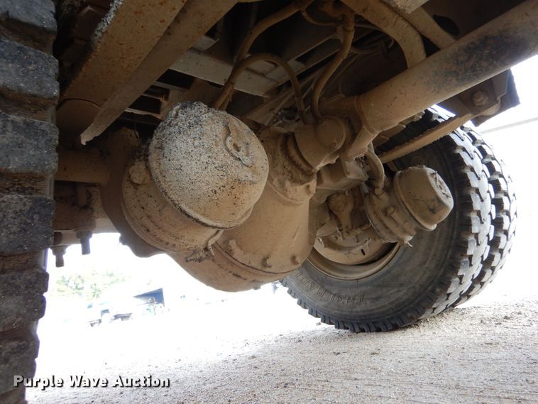 image for item IV9819 1986 International 1754  dump truck