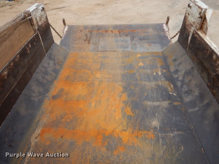 image for item IV9819 1986 International 1754  dump truck