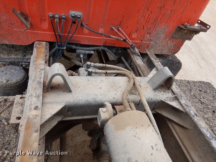 image for item IV9819 1986 International 1754  dump truck