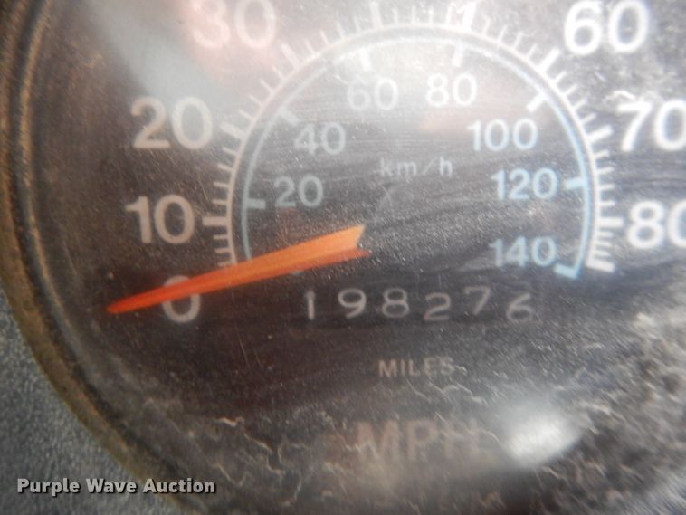 image for item IV9819 1986 International 1754  dump truck