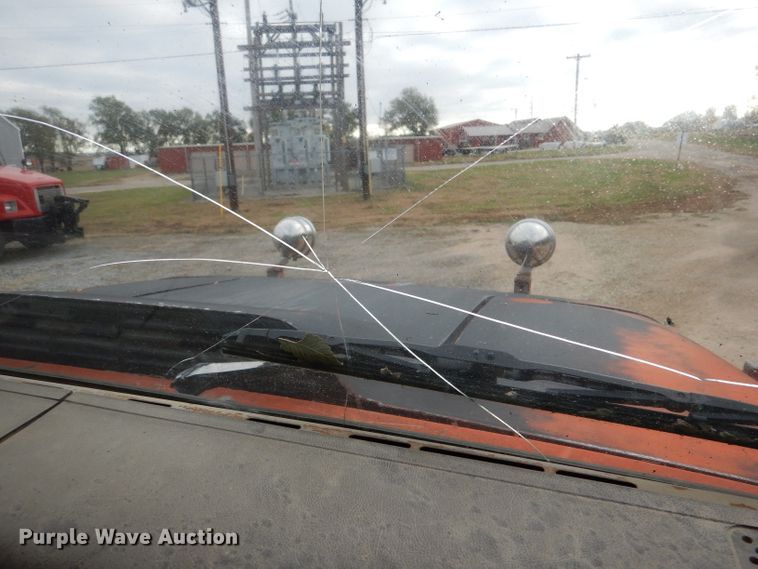 image for item IV9819 1986 International 1754  dump truck