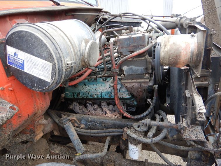 image for item IV9819 1986 International 1754  dump truck