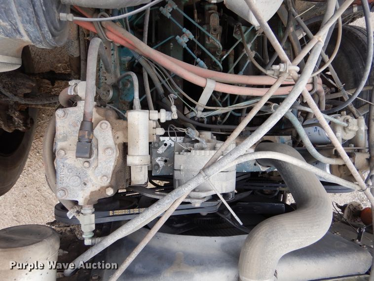 image for item IV9819 1986 International 1754  dump truck